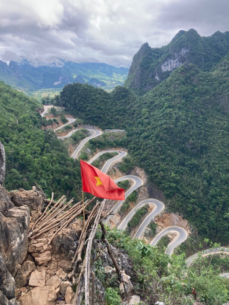 winding roads Cao bang
